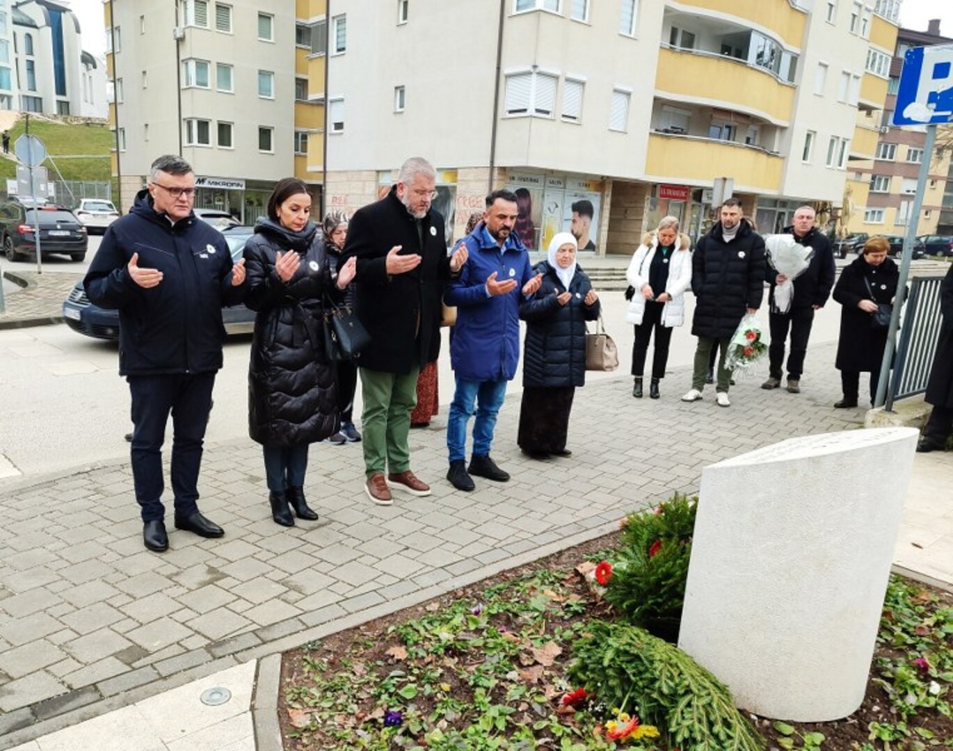 U Vogošći obilježen jubilej Srebrenice: „Pamtiti žrtvu, ali i heroja“ - slika 2