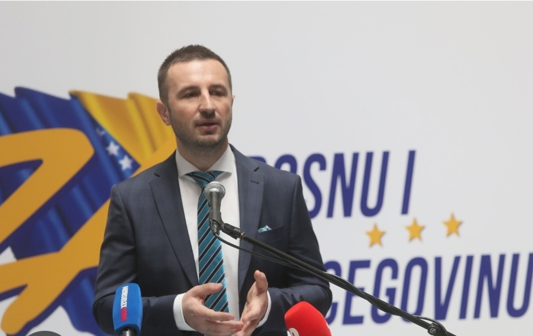 Efendić se pita: U čijem interesu rade Nikšić i SDP? - slika 1