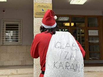 “Deda Mraz” CIK-u donio džak glasova za dječaka Sinišu
