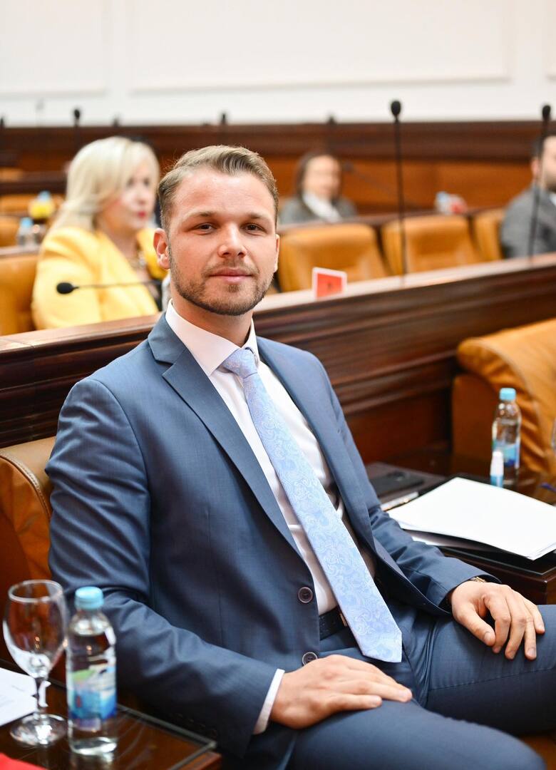 Spor u opoziciji Rs: Stanivuković kritikuje SDS, a preuzima njihove kadrove - slika 1