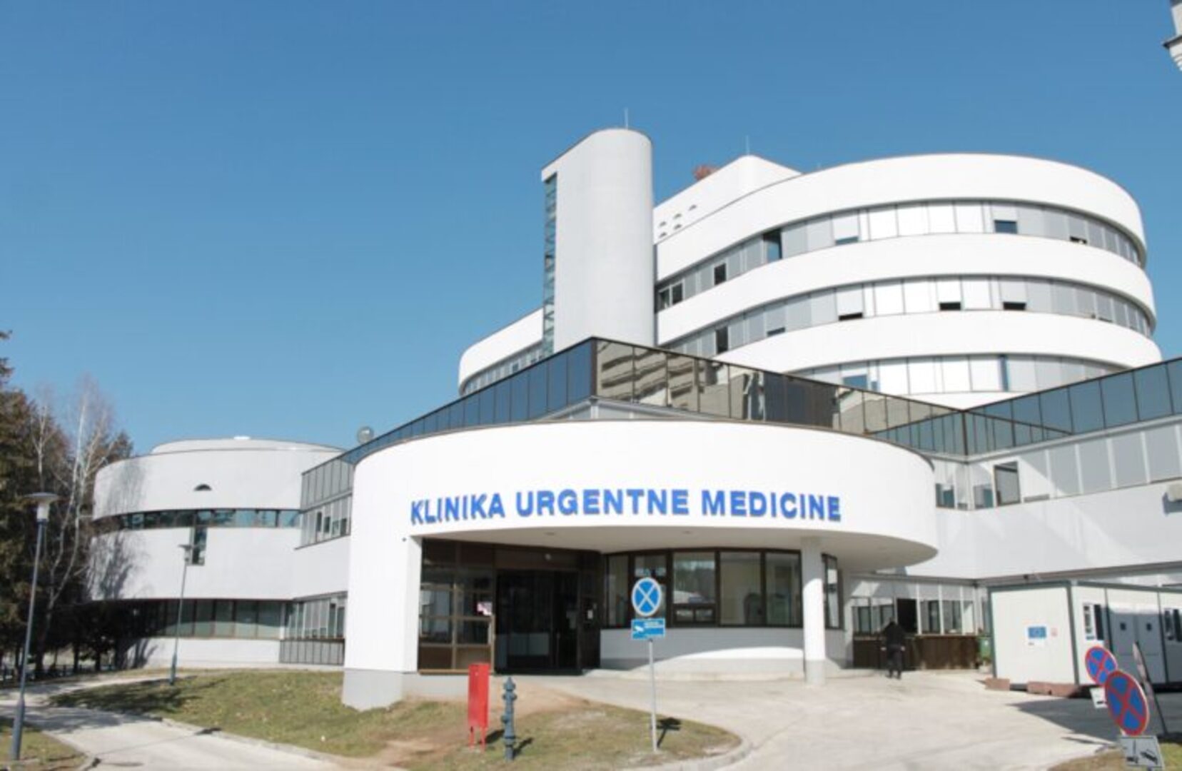 Velika promjena na KCUS-u: Od srijede, posjete pacijentima produžene na tri sata - slika 1