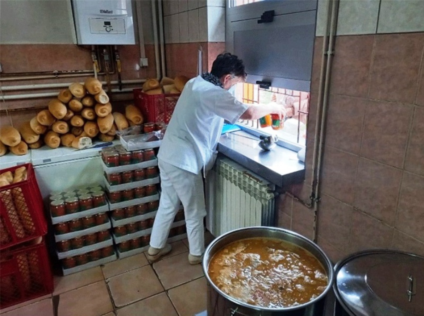 Skoro svaki peti stanovnik u BiH ne može priuštiti obrok - slika 1