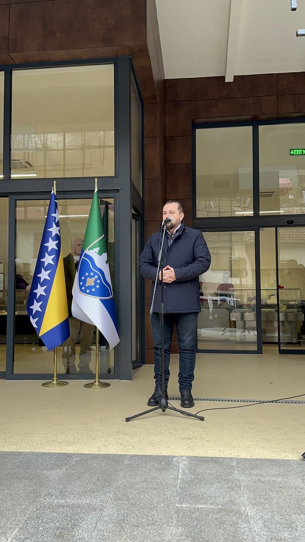 U Cazinu otvorena najsavremenija Gradska tržnica u BiH - slika 4