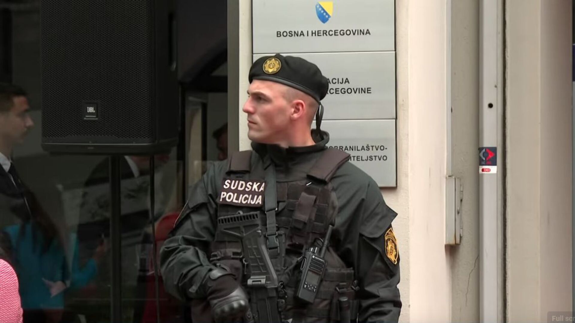 POSKOK u predmetu "Munjić i dr." pretresa Ured premijera Nikšića i Ministarstva prometa... - slika 1