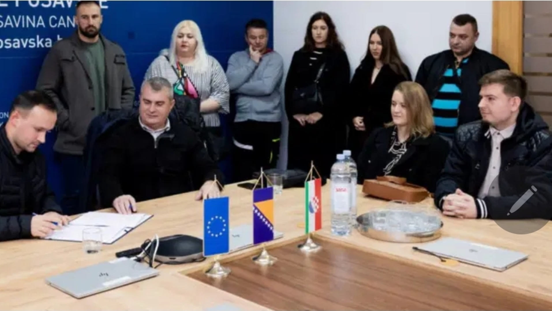 Vlada se pohvalila: Mladim za rješenje stambenog pitanja, dali po 2.318 KM - slika 1
