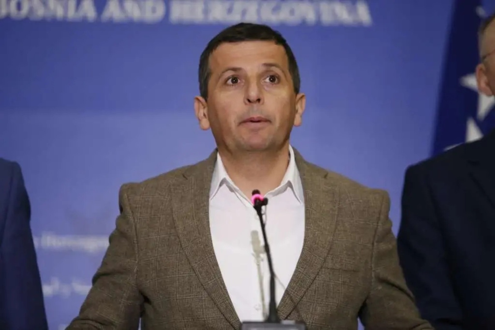 Turistički vodič spriječen da napusti Srbiju zbog političkih stavova - slika 1