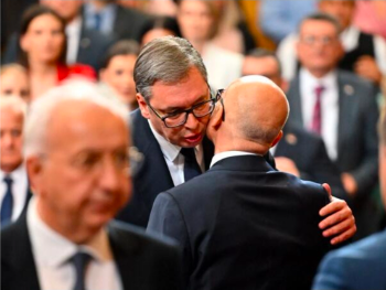 Švicarski list: Vučićeva vanjska politika se urušava