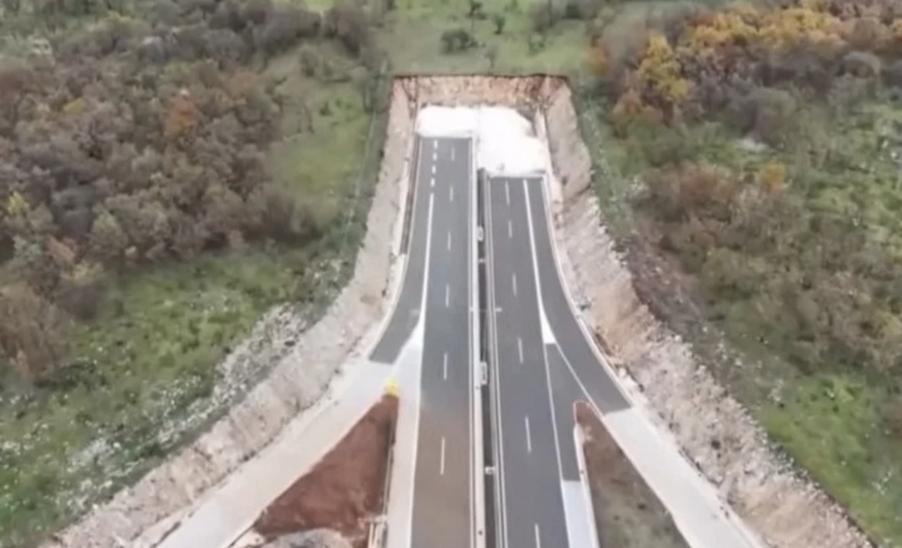 Izgleda kao autocesta za Koridor Vc, ali ne vodi nigdje - slika 1
