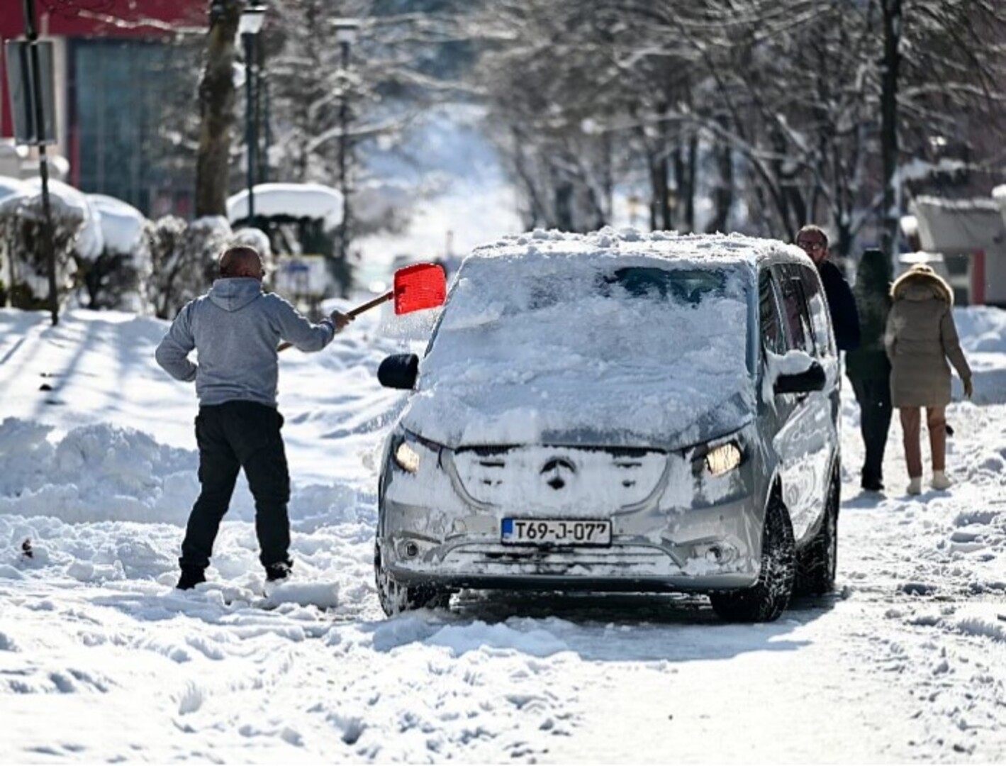 Inspekcija u Sarajevu napisala 50 kazni zbog neočišćenog snijega - slika 1