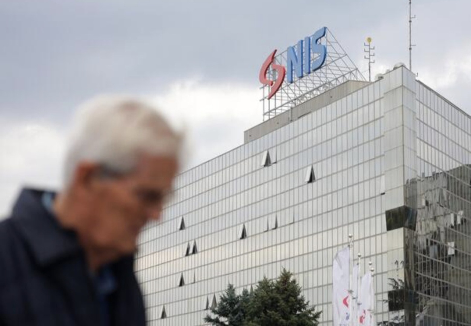 Rusi prodaju: Tri strane žele NIS, milijarde eura u igri - slika 1