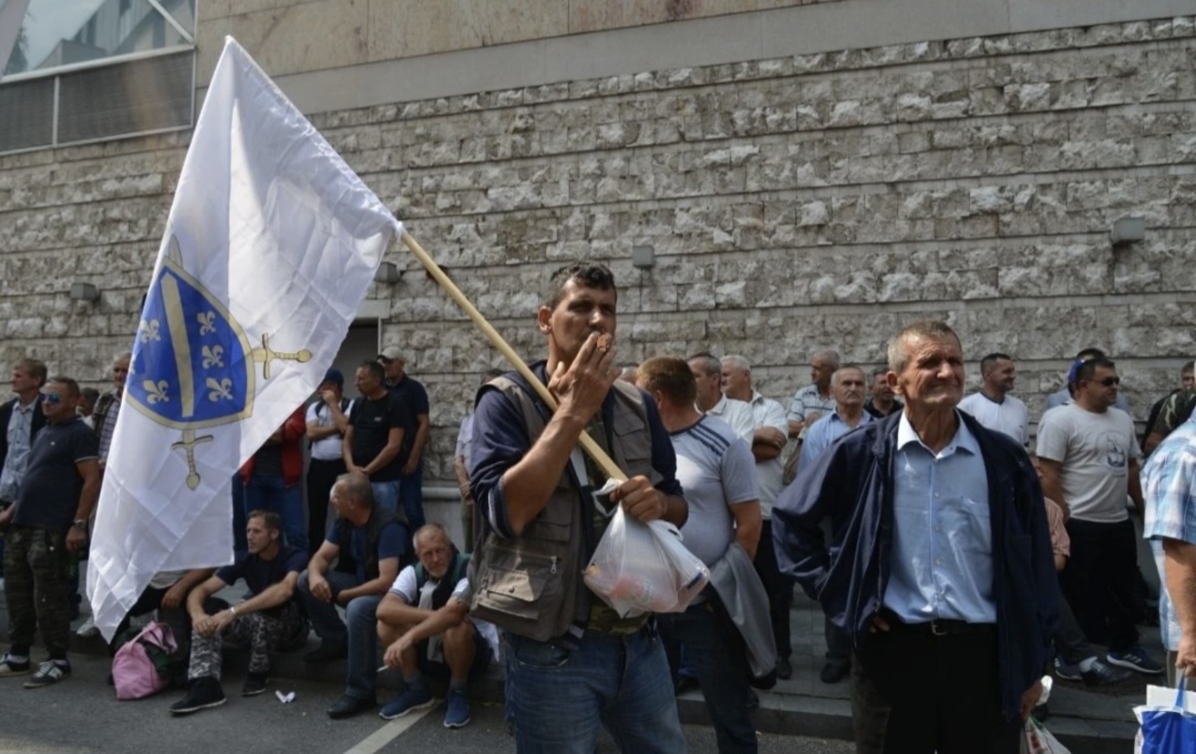 Vlada USK podigla egzistencijalnu naknadu borcima na devet KM, a na federalnom nivou još 5,57 KM - slika 1