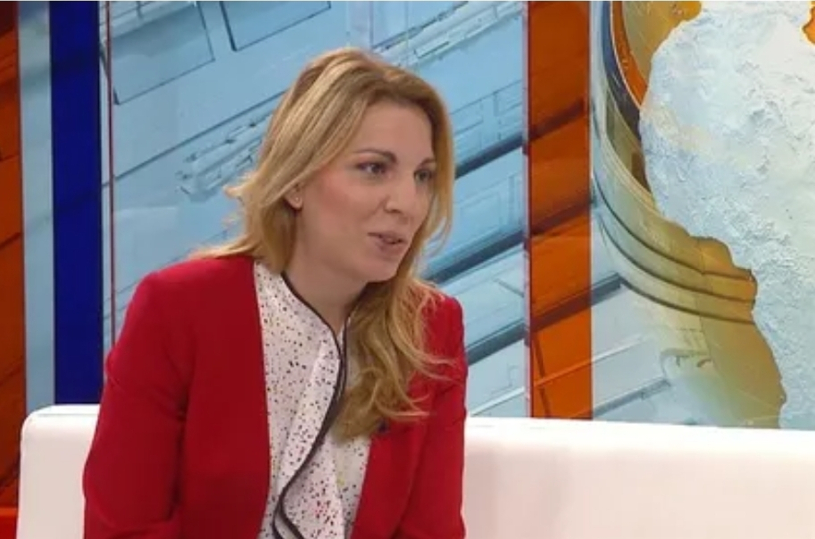 Jamakosmanović: Dok susjedi zakonom štite građane, kod nas banke i dalje naplaćuju osnovno pravo - slika 1