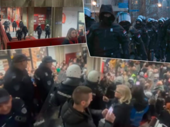 Specijalci upali na Filozofski fakultet: Policija tuče studente u Novom Sadu