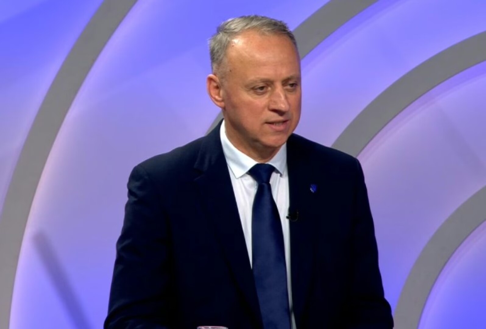 Aliefendić: Budžet FBiH je dužnički, penzije isplaćujemo iz kredita - slika 1