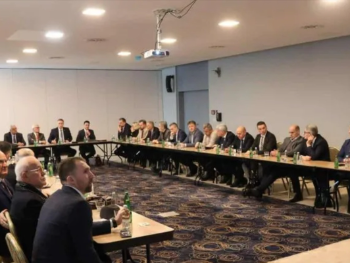 Trojka, šestorka, osmorka, jedanaestorka, dvanaestorka itd: Sve za vlast, vlast nizašta