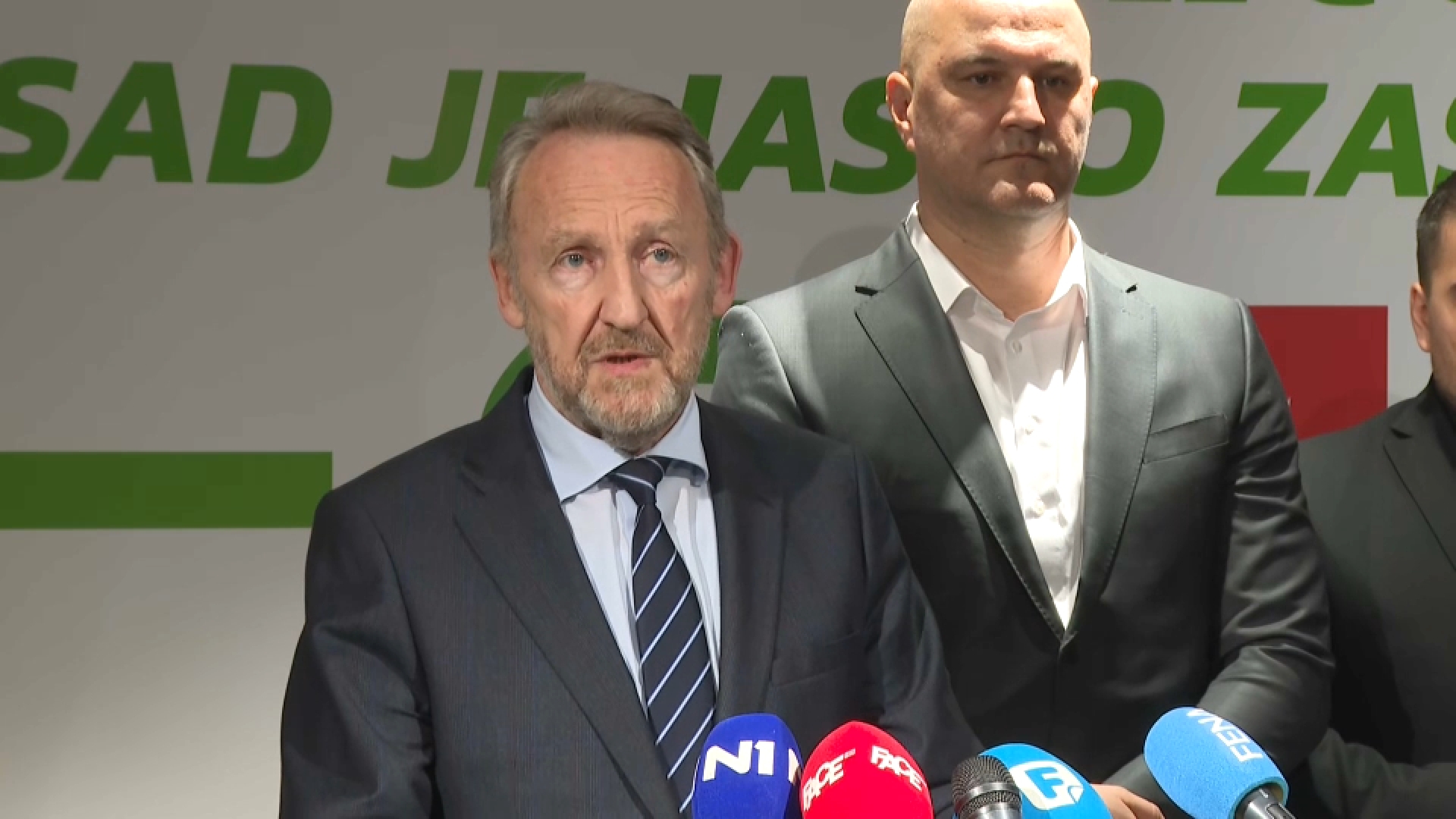 Izetbegović: Trojka sebi dala po 500 KM, penzionerima 100 KM - slika 1