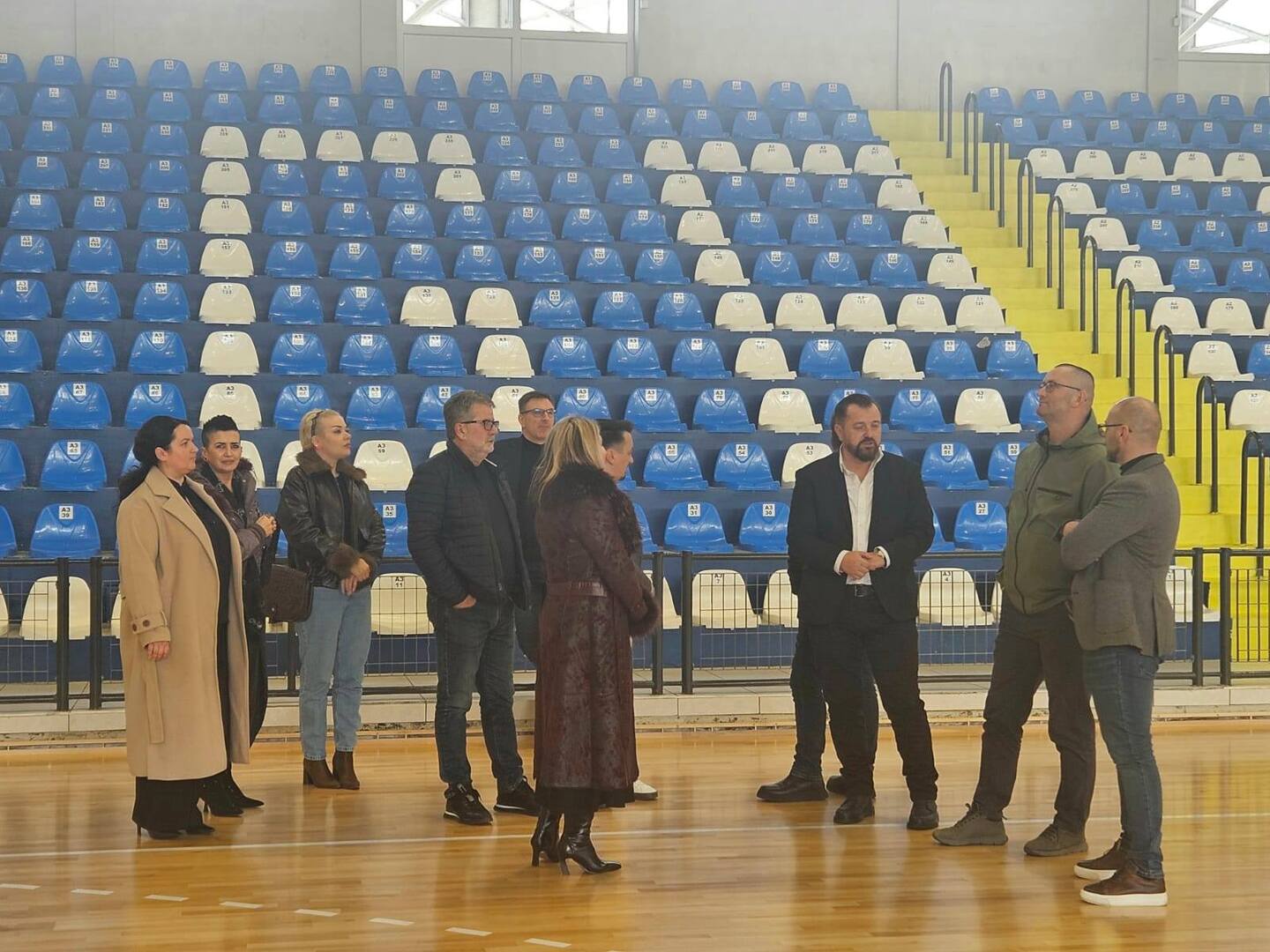 350.000 maraka za novi parket u cazinskoj sportskoj dvorani - slika 1