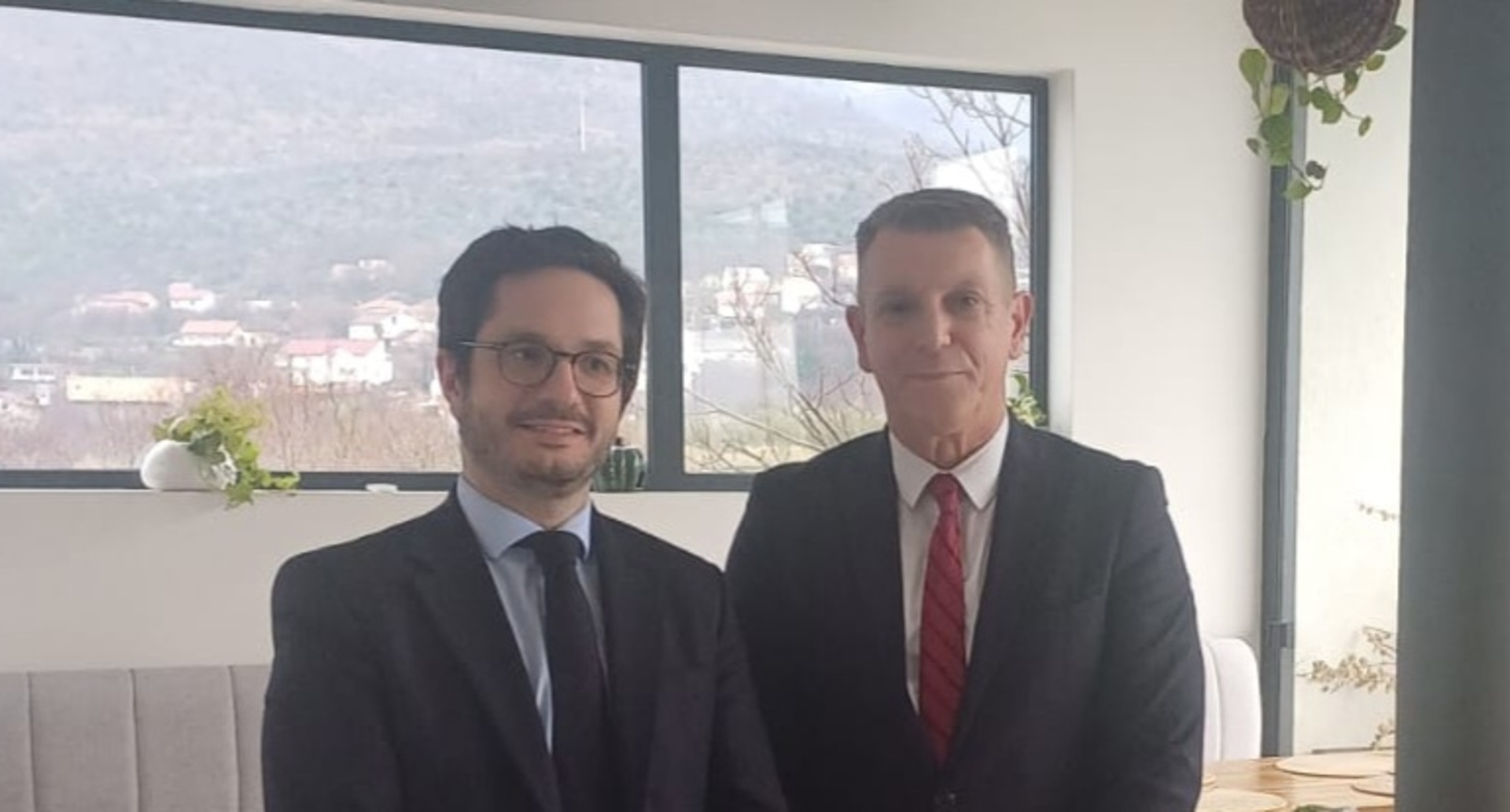 Previšić s ambasadorom Francuske: I on o 'legitimnom predstavljanju' - slika 1