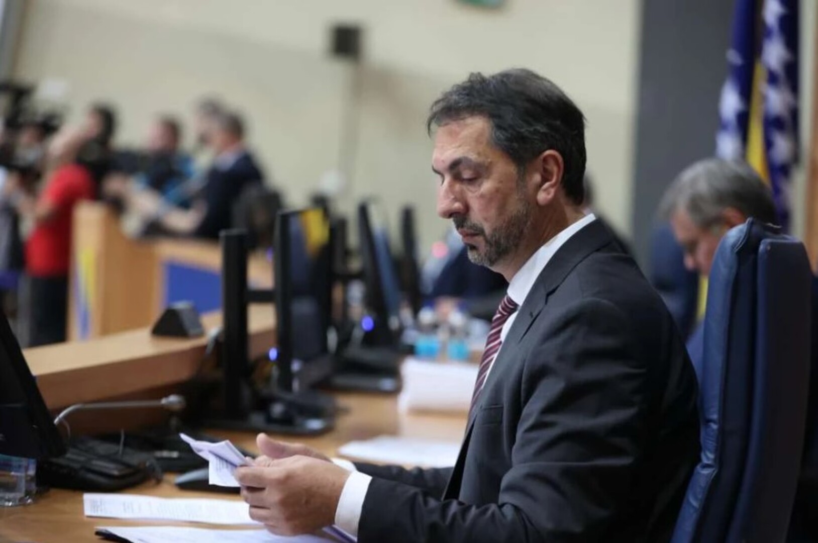 Pekić: Parlamentarna komisija zasad podržala Čavarin zakon, ali uz rezervu - slika 1