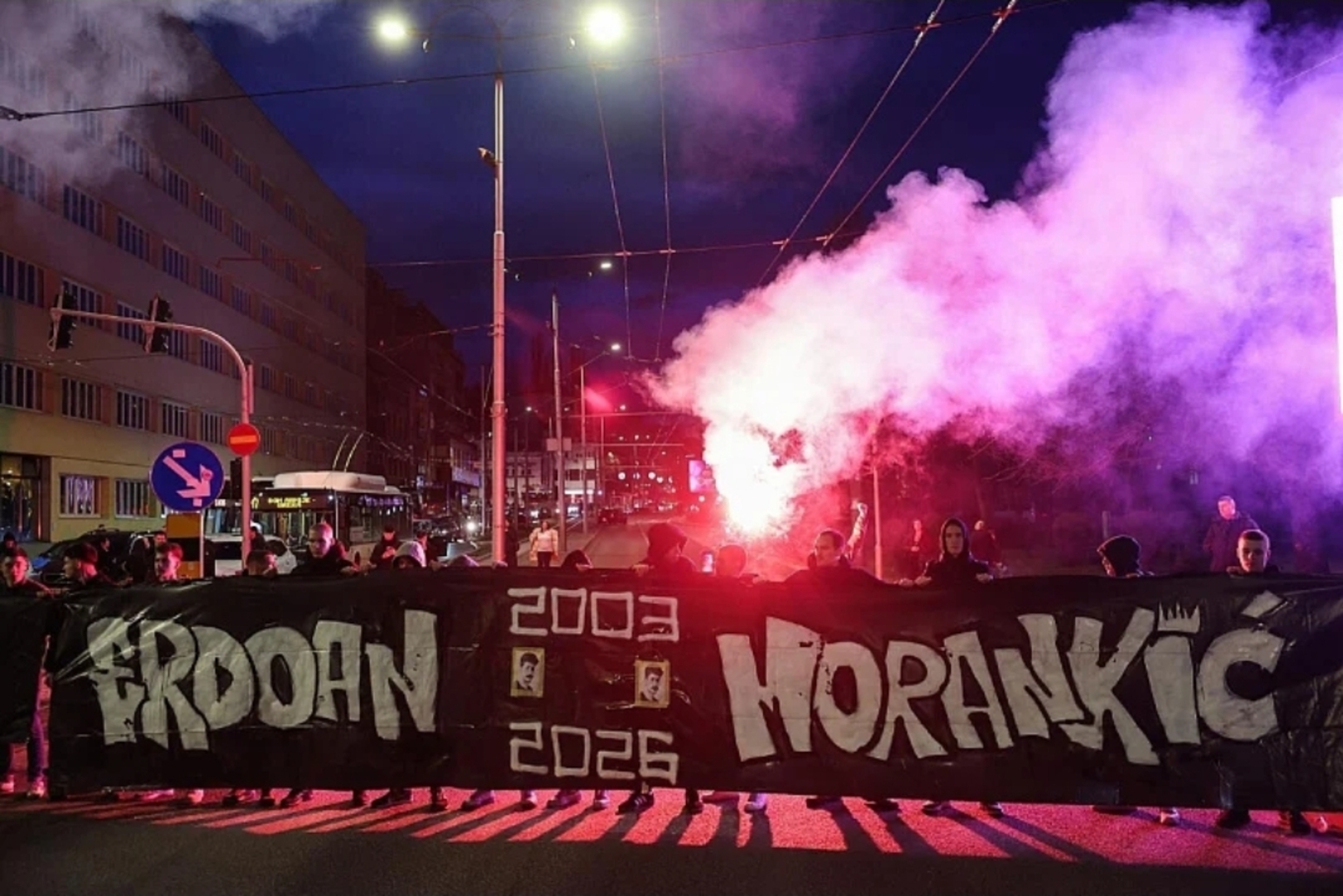 Hiljade građana na protestima u Sarajevu odalo počast Erdoanu Morankiću - slika 1