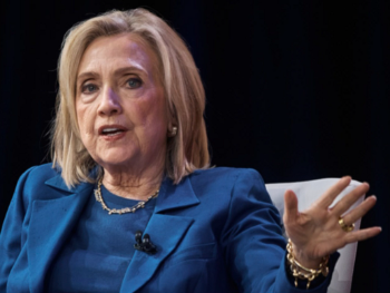 Hillary Clinton: Trumpov stav o Ukrajini je sramotan