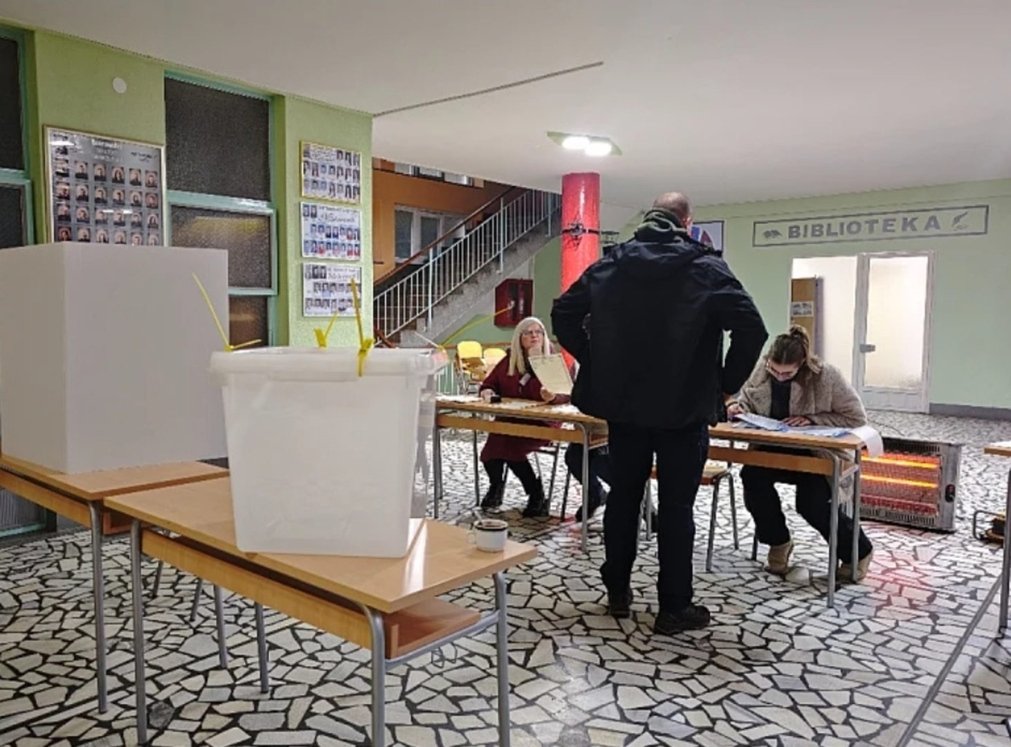 Broje se glasovi u Varešu, na izbore izašlo 43,3 posto glasača - slika 1