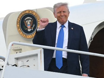 Trump šalje bolnički brod na Grenland