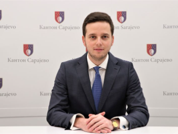 Uk: Povlačim se iz političkog života do oktobarskih izbora