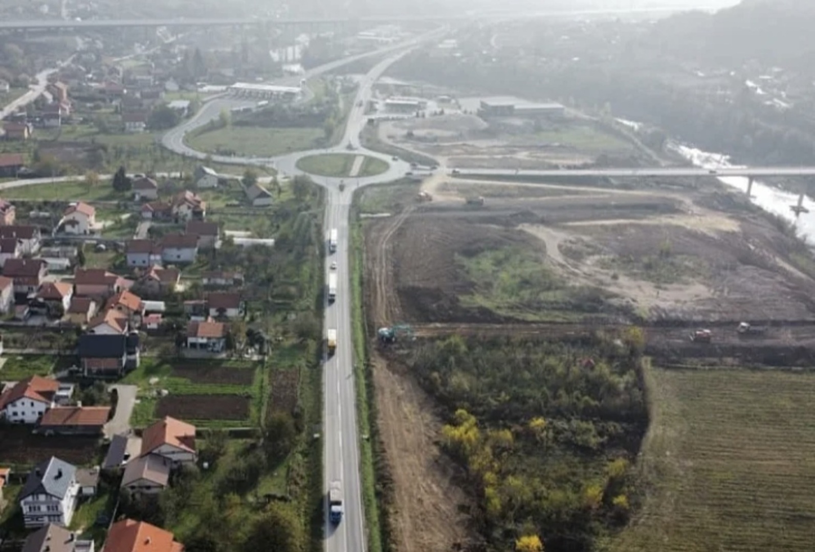 Nastavljena gradnja potpornog zida u poslovnoj zoni Zenica-jug - slika 1
