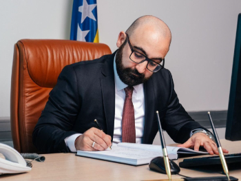 Amidžić odbio pa Hasanović ponovo potpisao prijenos novca CIK-u za nove tehnologije