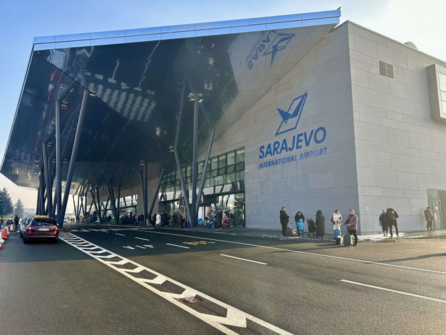 Sarajevski aerodrom zapošljava čak 152 nova radnika, evo šta se traži - slika 1