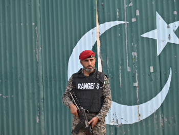 Haos u Pakistanu: Napadnut američki konzulat. Ima mrtvih!