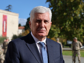 "Neka ova godišnjica bude korak bliže BiH za kakvu smo glasali"