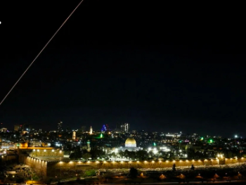 Iran ispaljuje rakete na Izrael, ciljaju Tel Aviv i Jerusalem
