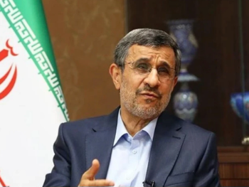 Bliski saradnik tvrdi da je bivši iranski predsjednik Ahmadinedžad živ