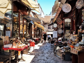 Orašje nedjeljom radi punom parom, centar turizma Baščaršija pod katancem