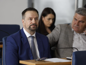 Rat u Skupštini Kantona Sarajevo: Opoziciji oduzimaju riječ!