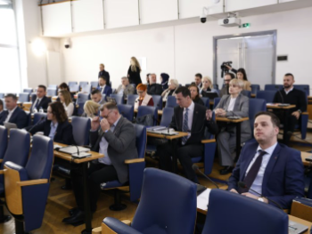 Skupština Kantona Sarajevo prihvatila ostavku Nihada Uka, pala cijela vlada