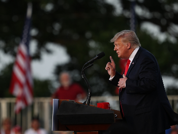 Trump: To su gluposti!