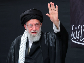 Visoki iranski klerik nagovijestio da bi Hameneijev tvrdi sin mogao postati vrhovni vođa
