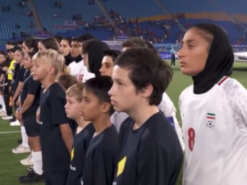 Trump nudi azil odbjeglim iranskim fudbalerkama