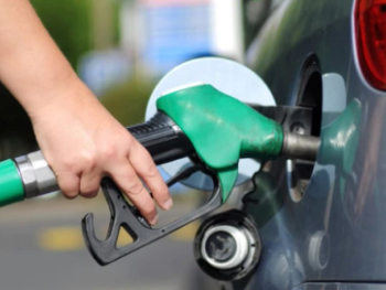 Zbog divljanja cijena građani počeli prodavati gorivo na društvenim mrežama