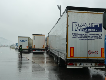 Kilometarske kolone kamiona na graničnim prelazima - parlamentarci analiziraju grafikone