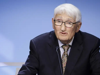 Umro Jürgen Habermas