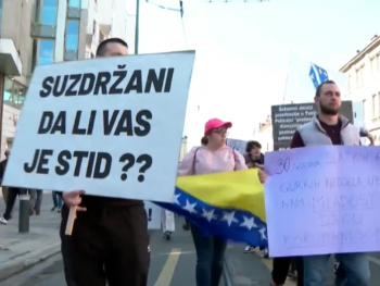 "Građani BiH su lijeni, svi bi da mijenjaju sve, ali ako ikako može iz kreveta"