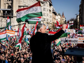 Orban sa skupa u Budimpešti poručio: "Moramo obnoviti antiratni savez"