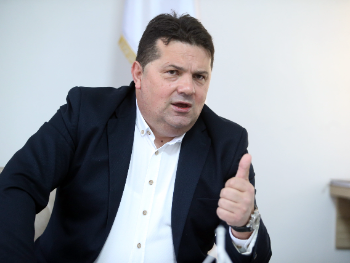 Stevandić: Mi igramo bijelim figurama, Schmidt crnim