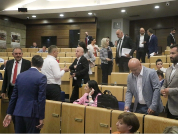 Zastoj u Domu naroda FBiH: Bošnjaci satima čekali da saznaju da sjednice neće biti