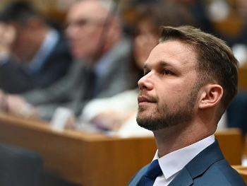 Stanivuković pozvao SNSD-ovce da sutra glasaju za smanjenje akciza na gorivo