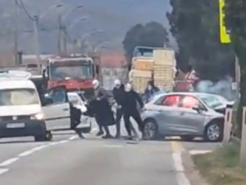 NOVI INCIDENT: Maskirane osobe palicama i bakljama napale vozača u Potocima